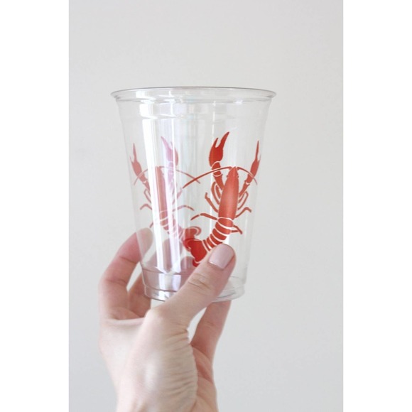4 DISPOSABLE CLEAR PLASTIC LOBSTER CRAWFISH CUPS NEW - Picture 2 of 11